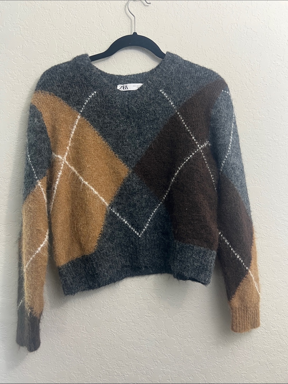 Zara Fuzzy Argyle Knit Cropped Crewneck Sweater Gray Brown Tan Women's Size S